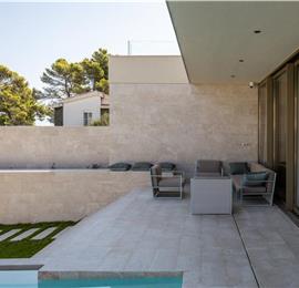 4 Bedroom Luxury Villa with Heated Pool and boat mooring, Ciovo near Trogir – Sleeps 8